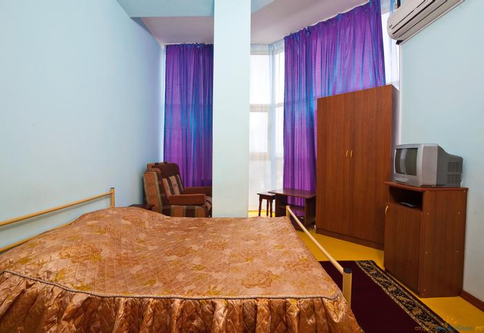 Двухместный номер с дополнительным местом. Гостевой дом Катрин, г. Геленджик