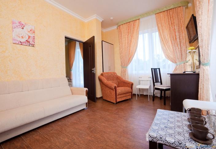 Двухкомнатный Люкс с балконом. Гостиница Bounty, г. Геленджик