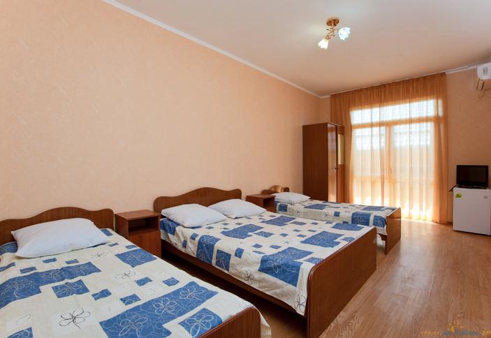 Четырехместный номер с кондиционером. Гостевой дом 