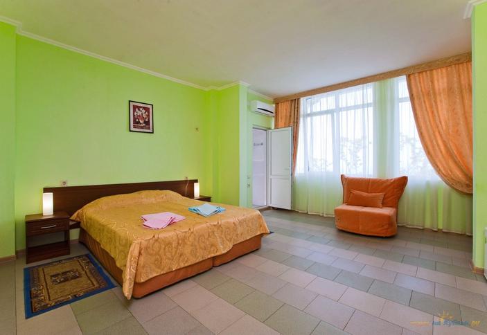 Двухместный номер ПК без балкона в башне. Пансионат Южная ночь. Сочи. Вардане