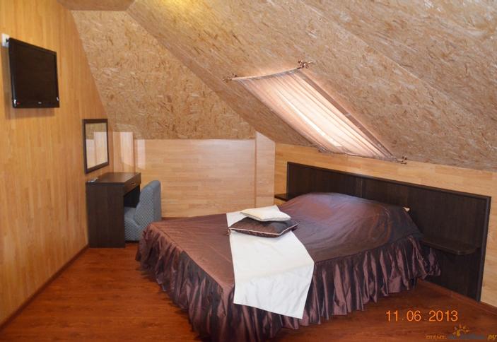 Двухместный стандарт на мансарде №7. Гостевой дом «Alex home», п. Небуг