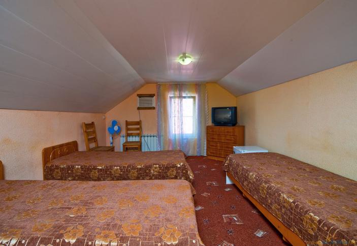 Трехместный номер. Мини-гостиница Вита, г. Сочи, Адлерский р-н