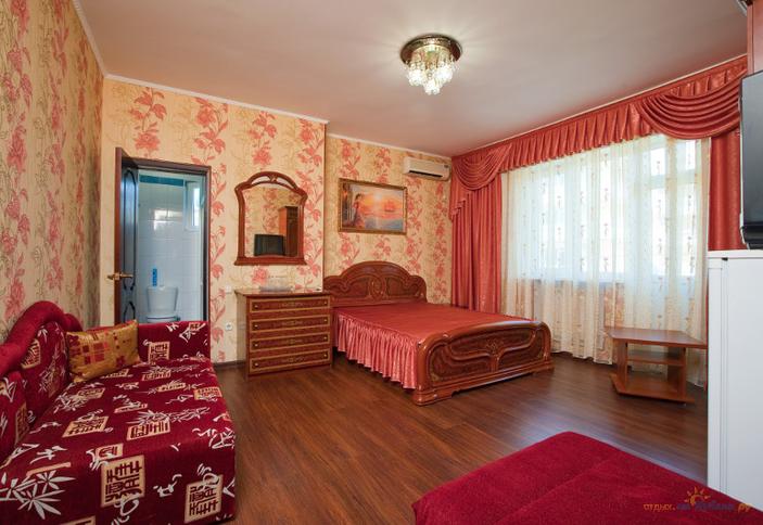 Однокомнатный Люкс. Гостевой дом Дельфин, г. Сочи, Адлер