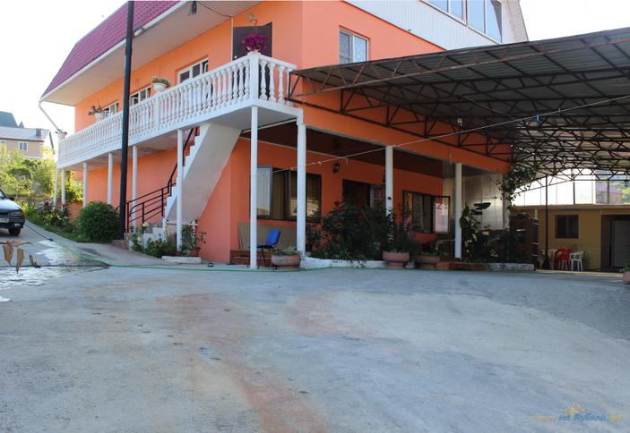 Фасад, частный дом У Сергея, г. Сочи, пос. Вардане