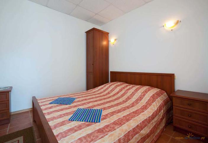 Двухместный второй категории (25, 35). Гостевой дом Калинка, г. Геленджик