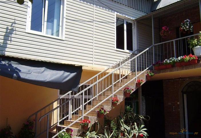 Гостевой дом Карина. Туапсе. Дедеркой