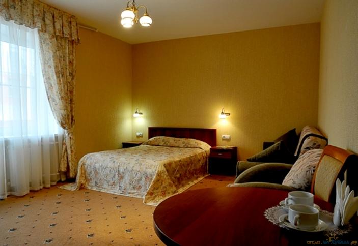 Трехместный номер Полулюкс. Отель Старый город, г. Анапа