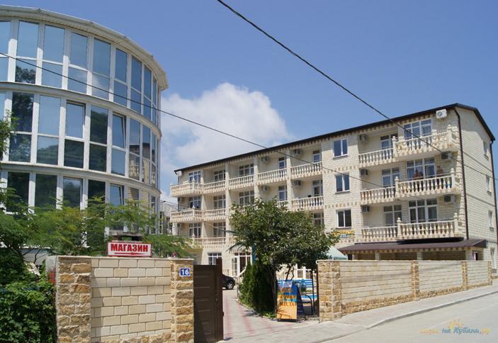 Корпуса с улучшенными номерами. Частный дом Наутилус, Туапсинский район, п. Новомихайловский