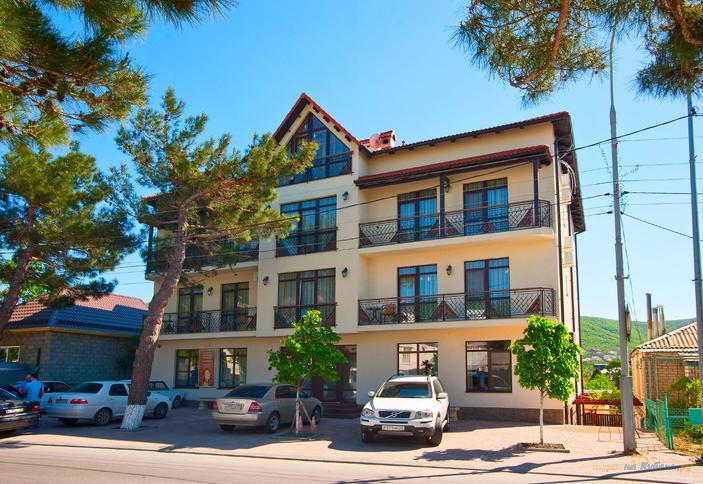 Гостиница Камелот, г. Геленджик, с. Кабардинка