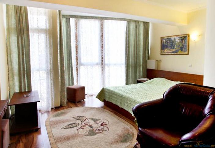 Стандарт 3-местный, отель Виктория, Геленджик