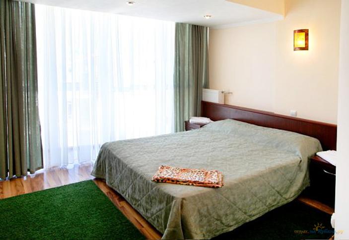 Стандарт с ванной джакузи (полулюкс), отель Виктория, Геленджик