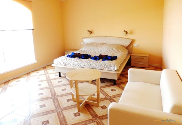 Двухместный комфорт. Коттеджи «Янтарь-Сервис», Темрюкский р-н, п. Веселовка