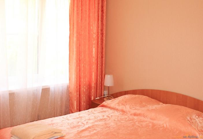 Двухкомнатный трехместный номер. База отдыха Садко, п. Широкая Балка