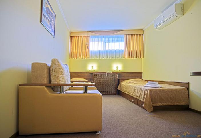 Номер Стандарт отеля Бристоль, г. Сочи, Лазаревский район, п. Лазаревское