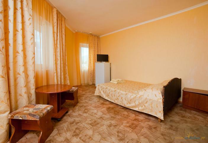 Двухместный стандарт с лоджией, гостиница Экватор, п. Лермонтово