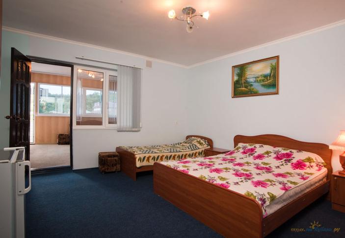 Люкс двухкомнатный. Гостиница Люкс, п. Ольгинка