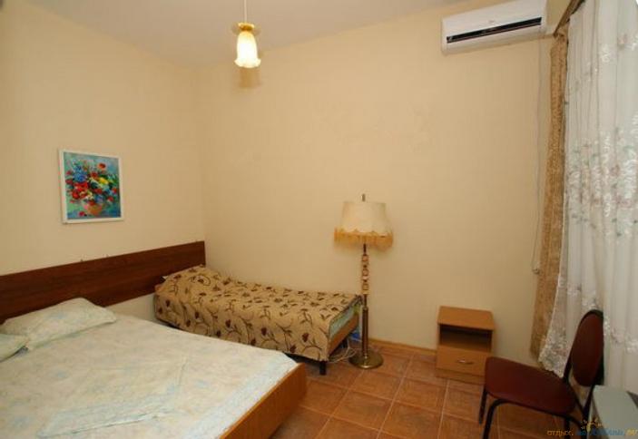 Трехместный номер с удобствами. Гостевой дом Райский уголок, Туапсинский район, п. Ольгинка