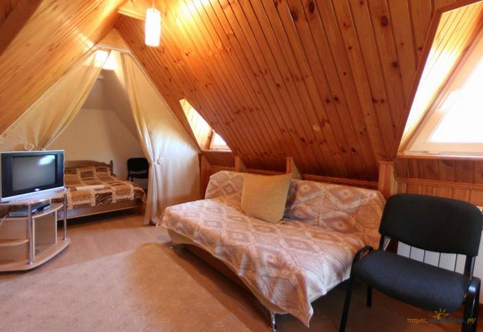 Дом №2 рыболовно-охотничей базы Азовские плавни, Славянский район, х. Ставки