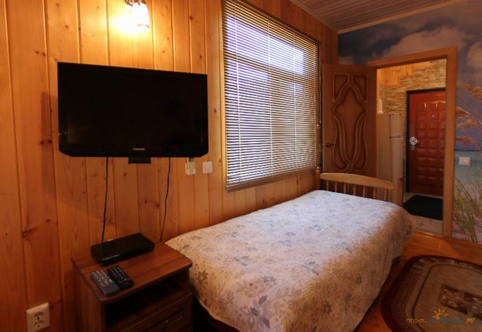 Дом №3 рыболовно-охотничей базы Азовские плавни, Славянский район, х. Ставки