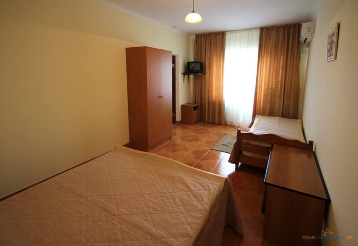 Трехместный стандарт, гостевой дом Ванатур, г. Анапа, п. Витязево