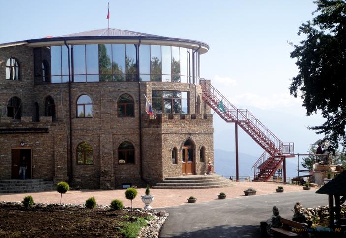 Туркомплекс Горное настроение, Майкопский район, 10 км к юго-западу от ст. Даховской