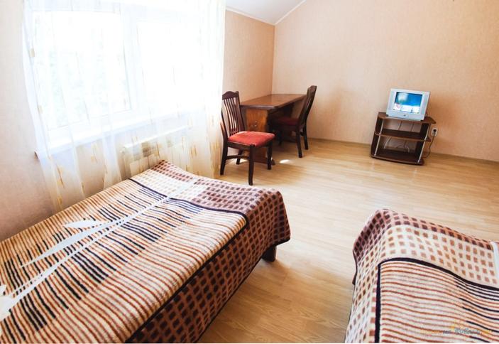 Двухместный с удобствами. Турбаза Горная, р-н Майкопский, п. Каменномостский