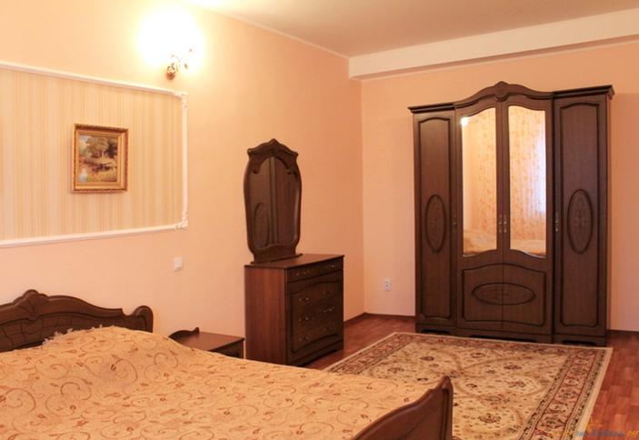 Номер Люкс. Частная гостиница Югра, г. Ейск