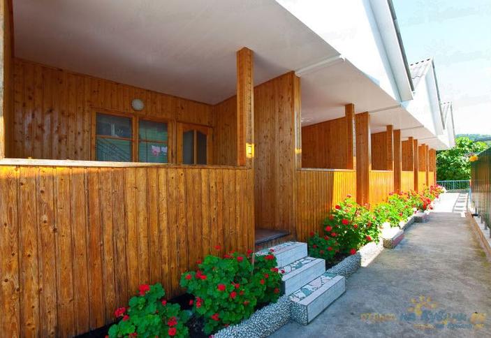 Трехместный эконом. Гостевой дом 9-Авеню, г. Сочи, Лазаревский район, п. Лоо