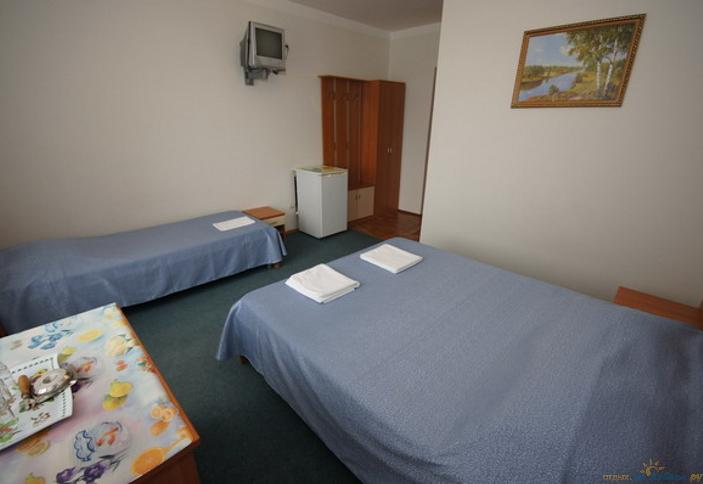 Трехместный номер с балконом. Гостевой дом Лера, г. Сочи, Лазаревский район, п. Лоо