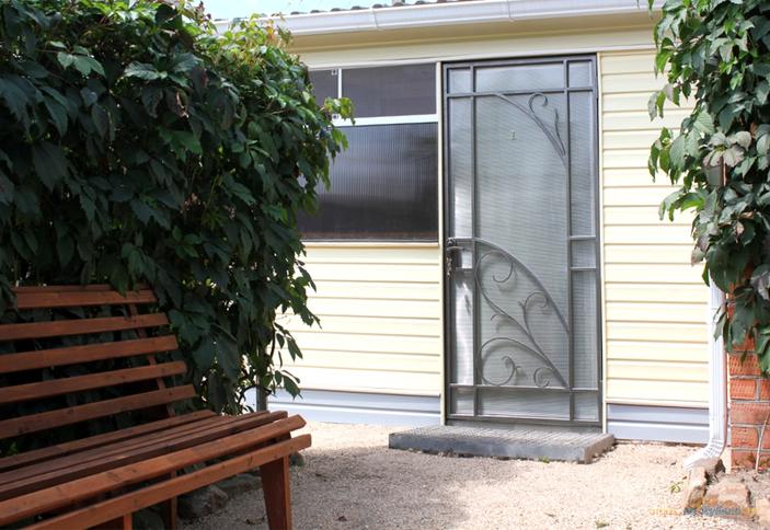 Мини-дом Частная мини-база отдыха Солнечная, ст. Должанская