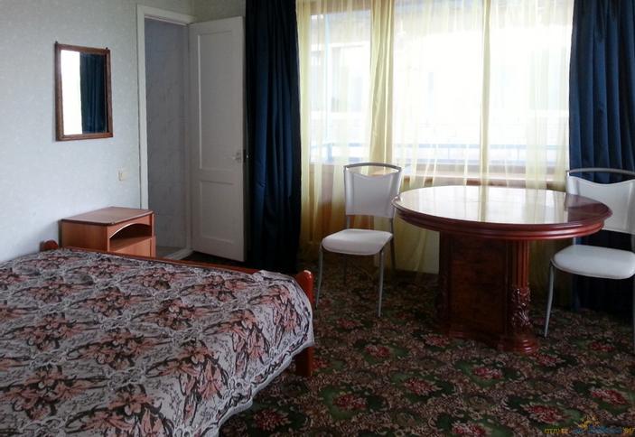 Трехместный стандарт. Пансионат Самарский дом, г. Сочи, п. Лазаревское