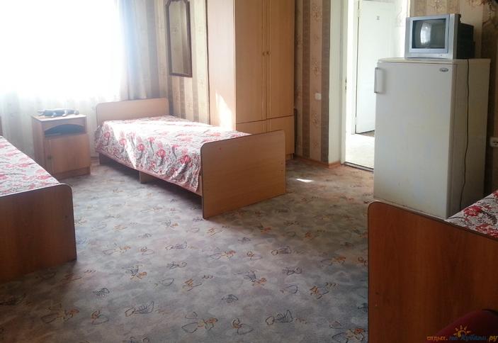 Трехместный эконом. Пансионат Самарский дом, г. Сочи, п. Лазаревское