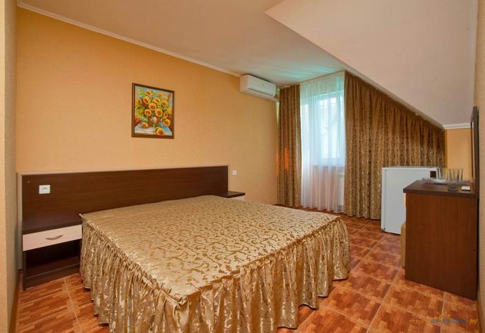 Полулюкс. Гостевой дом Дельфин, г. Сочи, Адлер