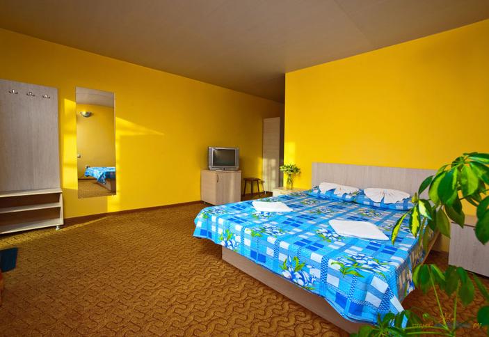 Двухкомнатный семейный четырехместный с индивидуальным входом. Отель Дайвцентр Туапсинский район, с. Ольгинка