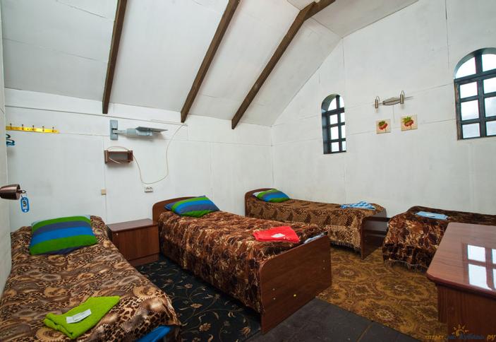 Трехместный стандарт с доп.местом. Отель Дон. Майкопский район, ст. Даховская