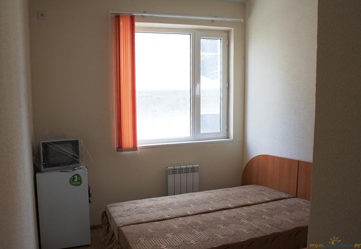 Трехместный стандарт. Мини-гостиница Звездочка, г. Новороссийск, с. Южная Озереевка