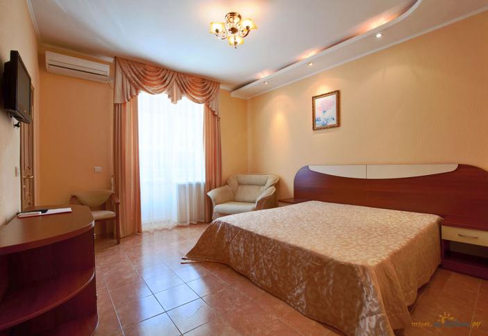 Трехместный стандарт. Гостевой дом Лев, г. Анапа, п. Сукко