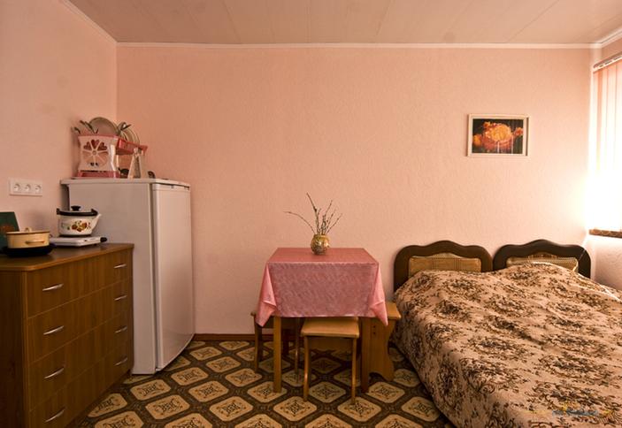 Чайная роза Гостевой дом Ласточкино гнездо, ст. Голубицкая