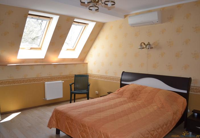 Двухкомнатный полулюкс без балкона, 3 этаж, №5881. Гостевой дом Соколиное гнездо, г. Геленджик, с. Архипо-Осиповка