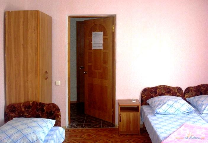 Четырехместный стандарт Гостиница Аннушка, с. Ольгинка