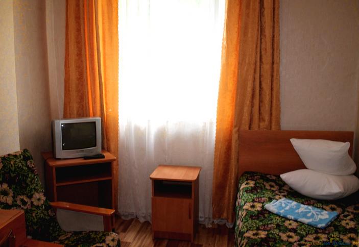 Одноместный без удобств №90, 88, 54 Гостиница Туапсе, Туапсе