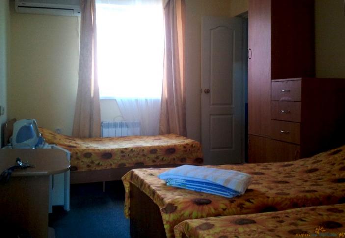 Трехместный номер. Мини-отель JOY, Адлерский район.