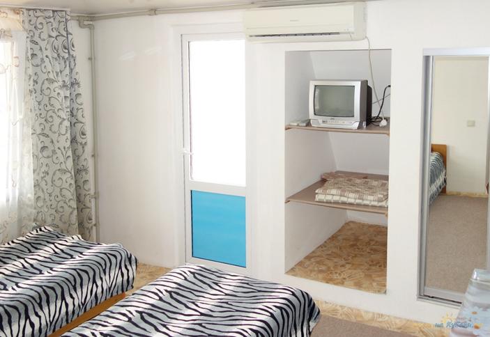 Двухместный с кондиционером. Отель Майский, г. Сочи, Адлерский район