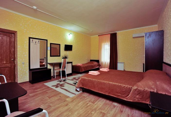Трехместный улучшенный стандарт. Гостиница 