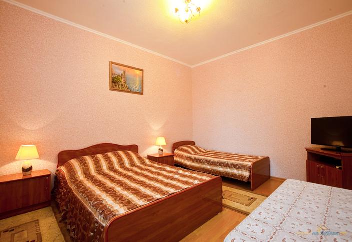 Трехместный стандарт. Гостевой дом «Миллениум», г. Геленджик, с. Криница