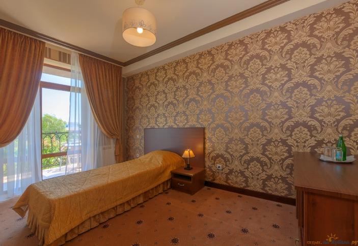 Двухместный стандарт с балконом. Отель Paris Life, г. Анапа