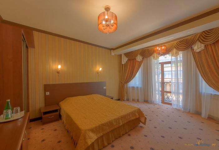 Двухместный люкс студио-эркер. Отель Paris Life, г. Анапа