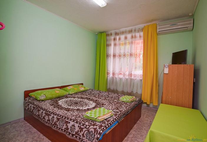 Трехместный номер с удобствами. Гостевой дом Альдаир, г. Геленджик, с. Архипо-Осиповка