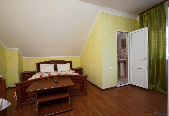 Трехместный номер. Гостевой дом Нара, г. Сочи, Адлерский район