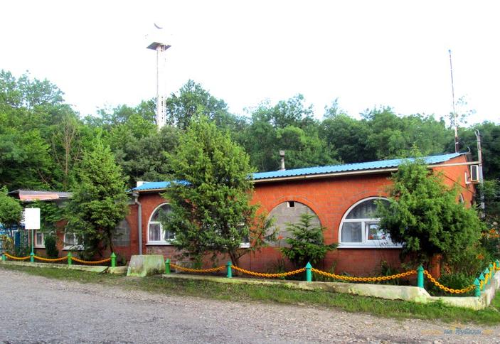 Домик с номерами с удобствами. База отдыха Дубрава, р-н Туапсинский, Бухта Инал, п. Бжид